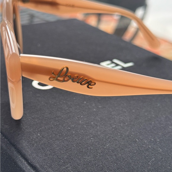 Loewe Tarsier Milky Pink Sunglasses - Picture 5 of 10